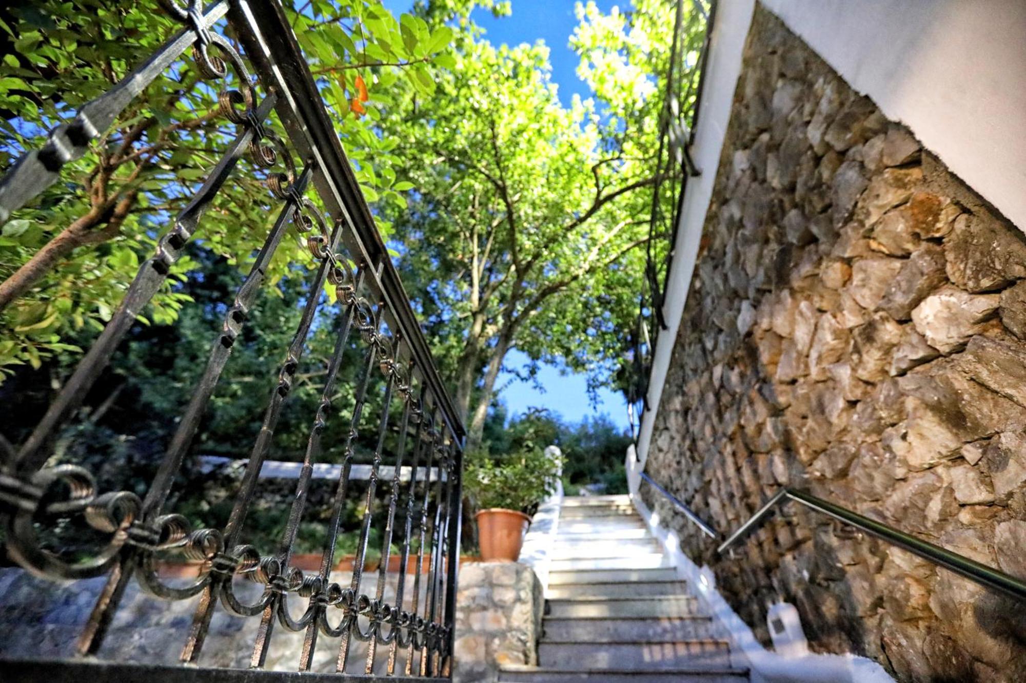 Hotel Labiatan Zogaji Exterior foto